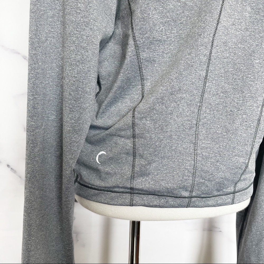 SOLD ZYIA Active Haze Yoga Wrap Hooded Gray Shawl - Picture 13 of 15